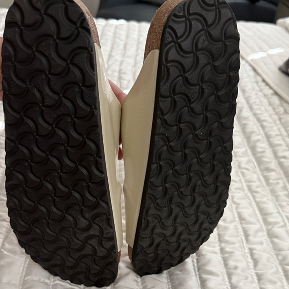 Birkenstock Women's Arizona big buckle Sandals in Ecru with Gold  size 10-10.5 - Picture 6 of 9